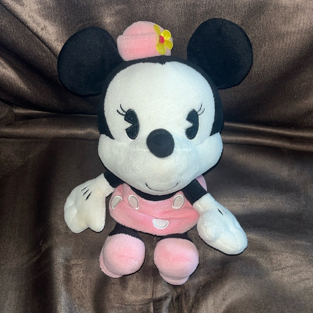 Disney Parks Minnie Mouse plush